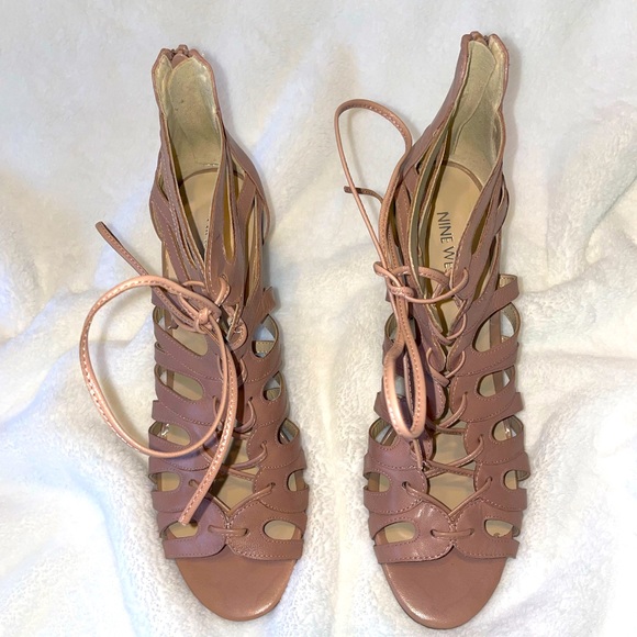 ‼️SOLD‼️ Nine West Heels - Picture 2 of 10